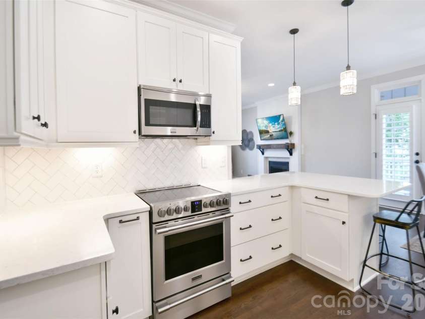 522 Oak Drive, Huntersville, NC 28078.  MLS# CAR4364306, YatesRealty ID 10321. 