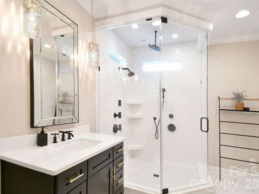 522 Oak Drive, Huntersville, NC 28078.  MLS# CAR4364306, YatesRealty ID 10321. 