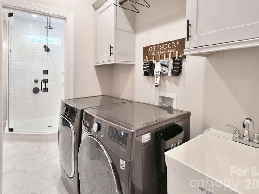 522 Oak Drive, Huntersville, NC 28078.  MLS# CAR4364306, YatesRealty ID 10321. 