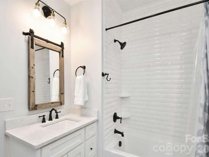 522 Oak Drive, Huntersville, NC 28078.  MLS# CAR4364306, YatesRealty ID 10321. 