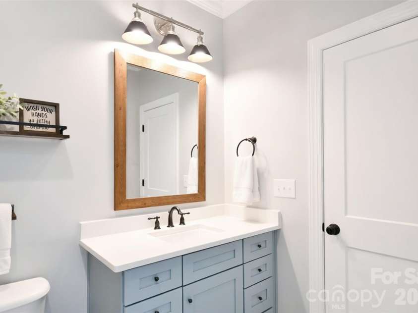 522 Oak Drive, Huntersville, NC 28078.  MLS# CAR4364306, YatesRealty ID 10321. 