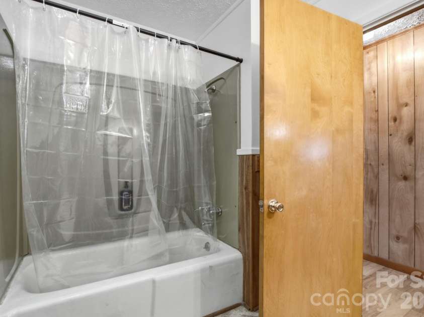 3266 Coble Dairy Road, Hudson, NC 28638.  MLS# CAR4364485, YatesRealty ID 10322. Main Bathroom