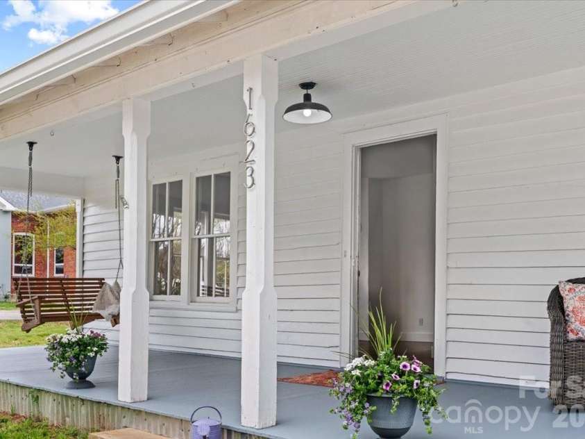 1623 Barnardsville Highway, Barnardsville, NC 28709.  MLS# CAR4365335, YatesRealty ID 10323. 
