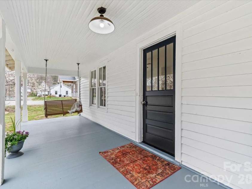 1623 Barnardsville Highway, Barnardsville, NC 28709.  MLS# CAR4365335, YatesRealty ID 10323. 