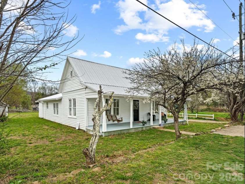 1623 Barnardsville Highway, Barnardsville, NC 28709.  MLS# CAR4365335, YatesRealty ID 10323. 