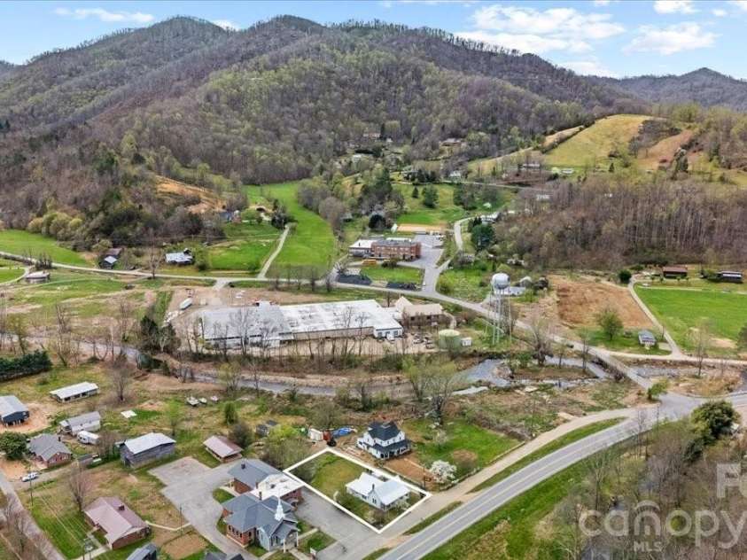 1623 Barnardsville Highway, Barnardsville, NC 28709.  MLS# CAR4365335, YatesRealty ID 10323. 