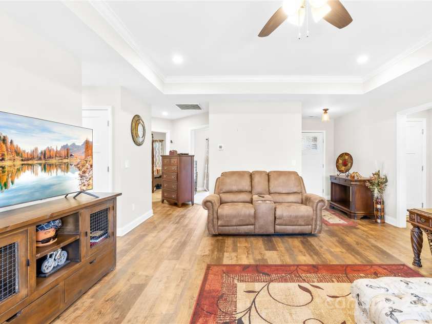 201 Churchill Drive, Kings Mountain, NC 28086.  MLS# CAR4249201, YatesRealty ID 10323. 