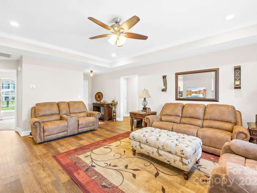 201 Churchill Drive, Kings Mountain, NC 28086.  MLS# CAR4249201, YatesRealty ID 10323. 