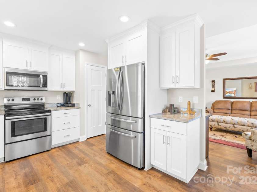 201 Churchill Drive, Kings Mountain, NC 28086.  MLS# CAR4249201, YatesRealty ID 10323. 