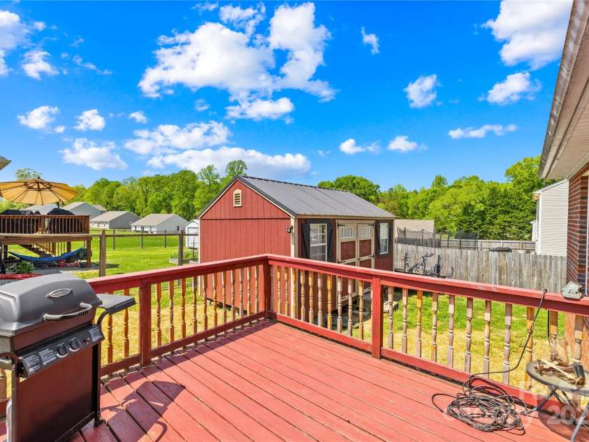 201 Churchill Drive, Kings Mountain, NC 28086.  MLS# CAR4249201, YatesRealty ID 10323. 