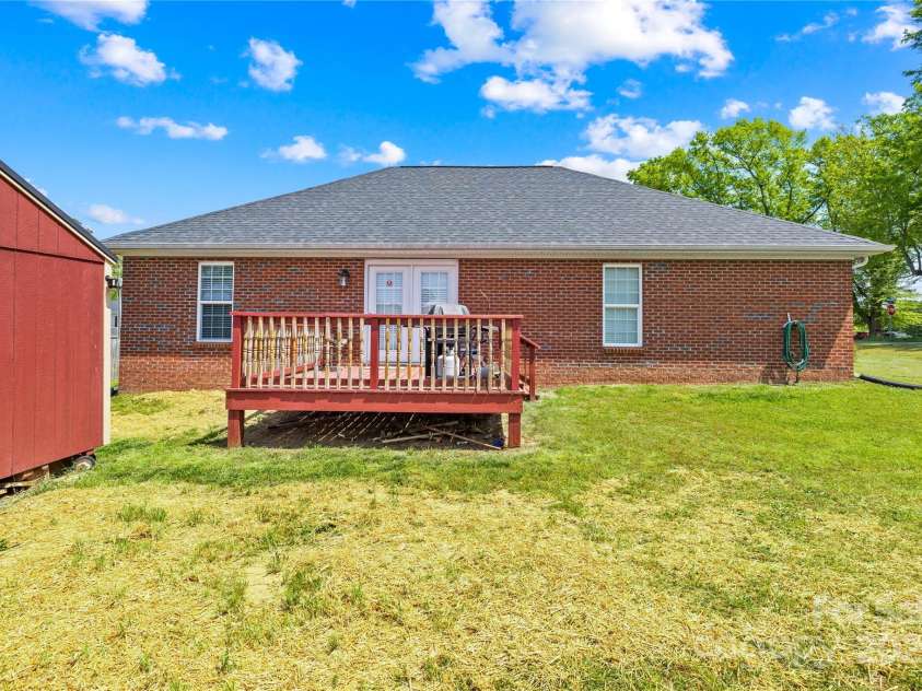 201 Churchill Drive, Kings Mountain, NC 28086.  MLS# CAR4249201, YatesRealty ID 10323. 