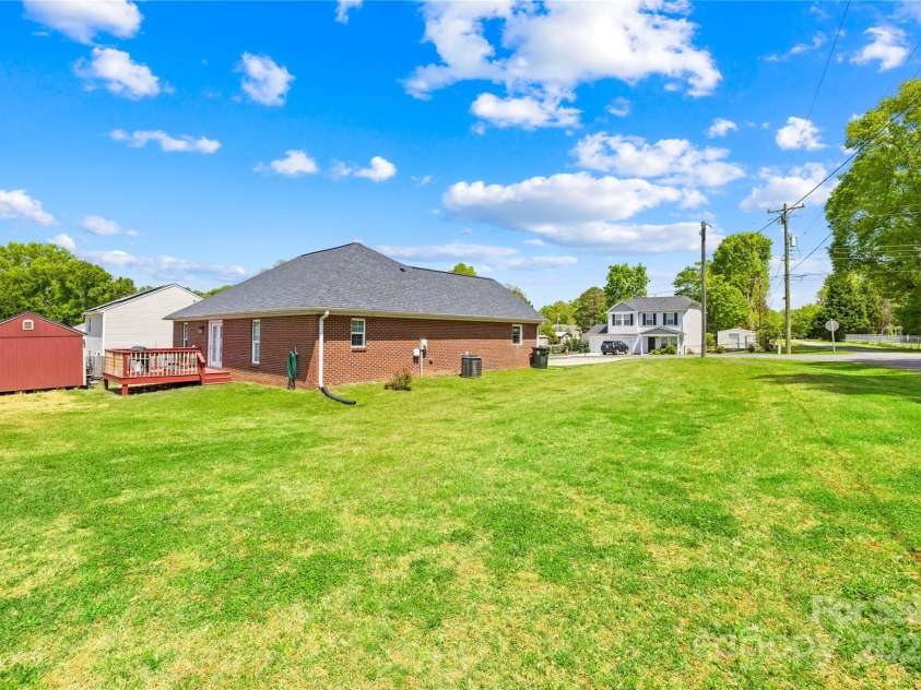 201 Churchill Drive, Kings Mountain, NC 28086.  MLS# CAR4249201, YatesRealty ID 10323. 