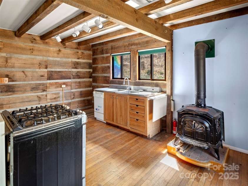 38 Jenkins Farm Lane, Weaverville, NC 28787.  MLS# CAR4237108, YatesRealty ID 10324. 