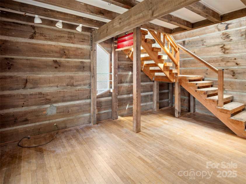 38 Jenkins Farm Lane, Weaverville, NC 28787.  MLS# CAR4237108, YatesRealty ID 10324. 