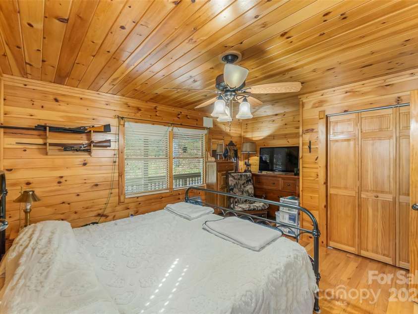 6151 Hemlock Lane, Newland, NC 28657.  MLS# CAR4316392, YatesRealty ID 10324. 