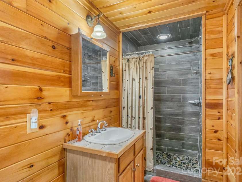 6151 Hemlock Lane, Newland, NC 28657.  MLS# CAR4316392, YatesRealty ID 10324. 