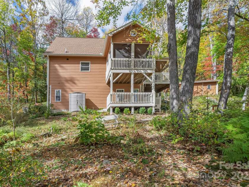 6151 Hemlock Lane, Newland, NC 28657.  MLS# CAR4316392, YatesRealty ID 10324. 