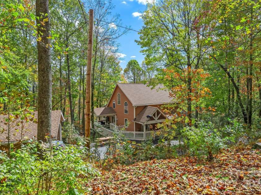 6151 Hemlock Lane, Newland, NC 28657.  MLS# CAR4316392, YatesRealty ID 10324. 