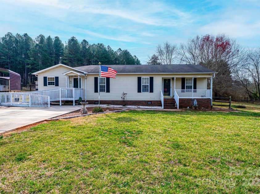 2561 Ellys Street, Lincolnton, NC 28092.  MLS# CAR4235022, YatesRealty ID 10325. 