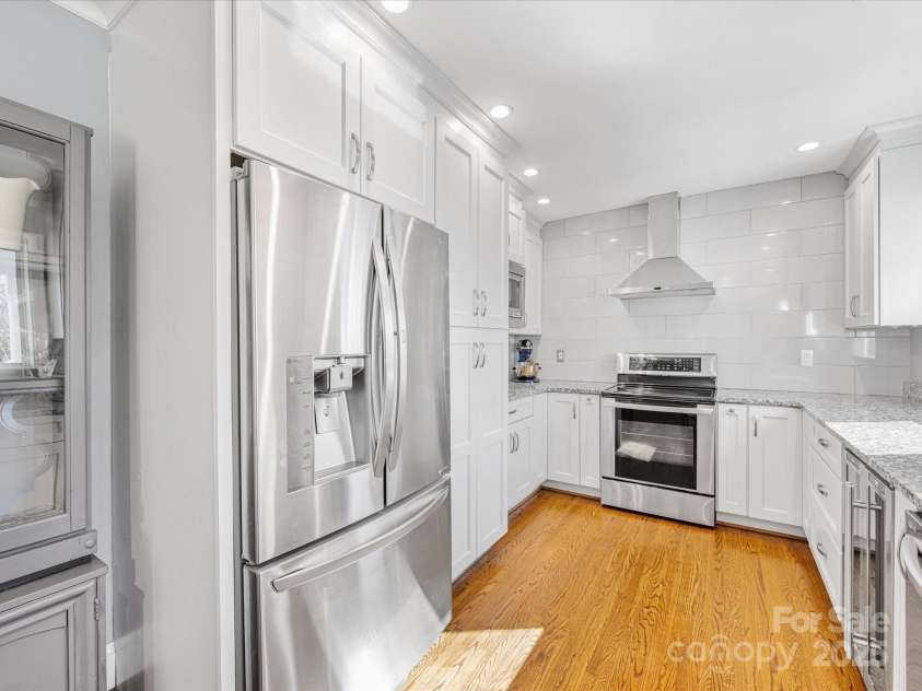 1310 Woodland Drive, Charlotte, NC 28205.  MLS# CAR4244201, YatesRealty ID 10326. 