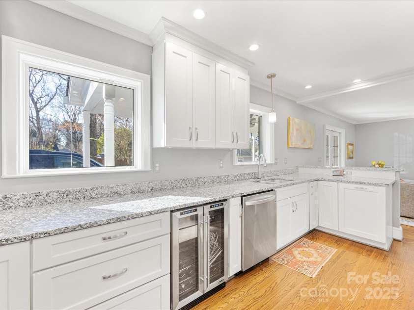 1310 Woodland Drive, Charlotte, NC 28205.  MLS# CAR4244201, YatesRealty ID 10326. 
