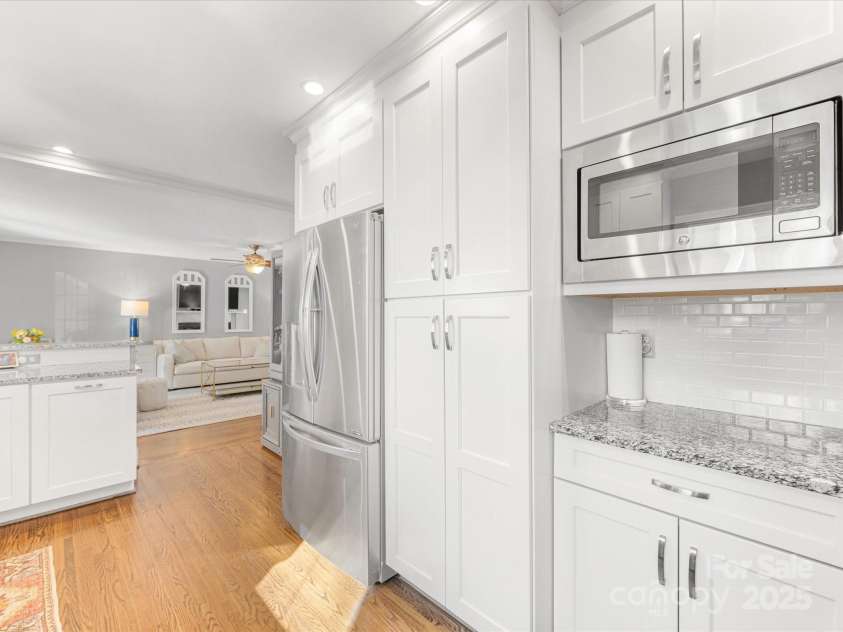 1310 Woodland Drive, Charlotte, NC 28205.  MLS# CAR4244201, YatesRealty ID 10326. 