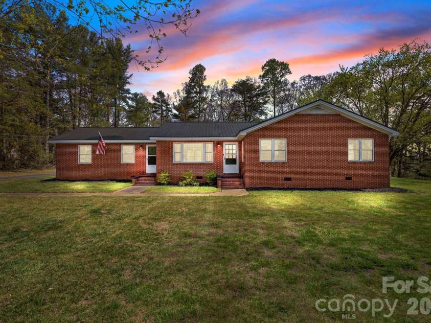 4725 Union Baptist Road, Lenoir, NC 28645.  MLS# CAR4359593, YatesRealty ID 10326. 