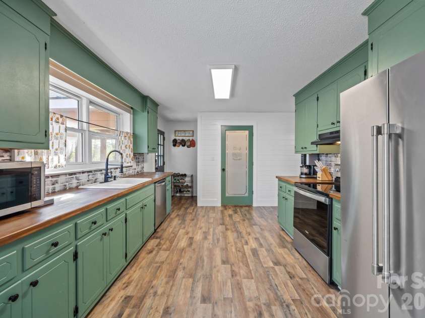 4725 Union Baptist Road, Lenoir, NC 28645.  MLS# CAR4359593, YatesRealty ID 10326. 