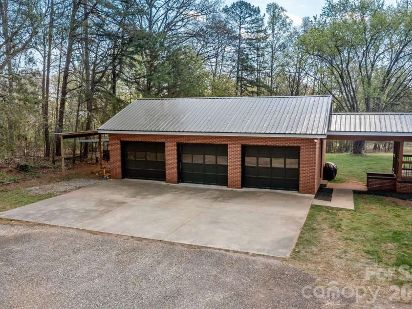 4725 Union Baptist Road, Lenoir, NC 28645.  MLS# CAR4359593, YatesRealty ID 10326. 