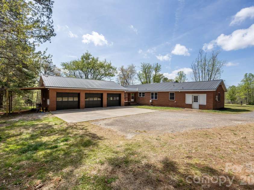 4725 Union Baptist Road, Lenoir, NC 28645.  MLS# CAR4359593, YatesRealty ID 10326. 
