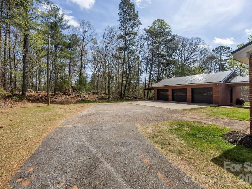 4725 Union Baptist Road, Lenoir, NC 28645.  MLS# CAR4359593, YatesRealty ID 10326. 