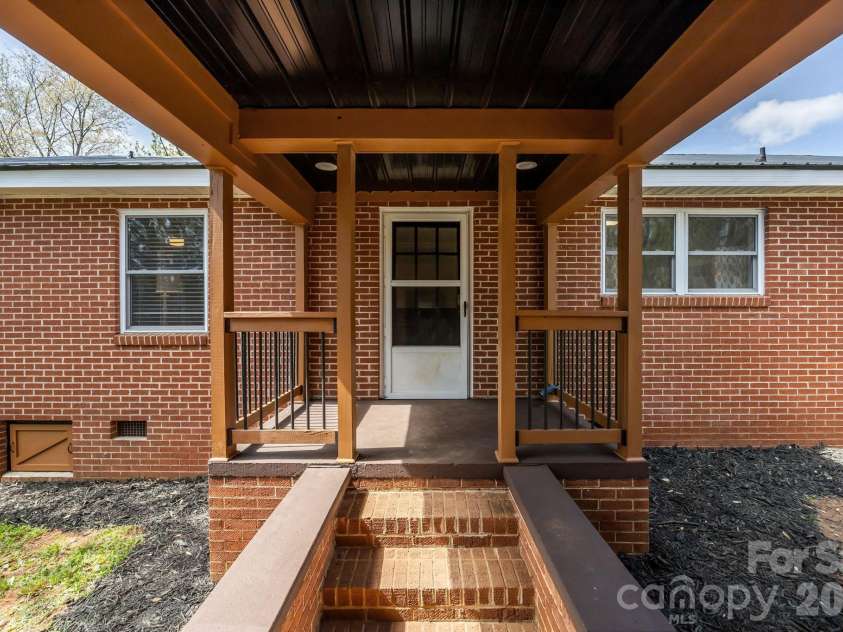 4725 Union Baptist Road, Lenoir, NC 28645.  MLS# CAR4359593, YatesRealty ID 10326. 