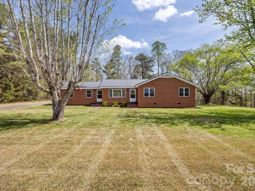 4725 Union Baptist Road, Lenoir, NC 28645.  MLS# CAR4359593, YatesRealty ID 10326. 