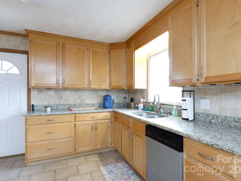 103 Perry Street, Shelby, NC 28150.  MLS# CAR4237483, YatesRealty ID 10327. 