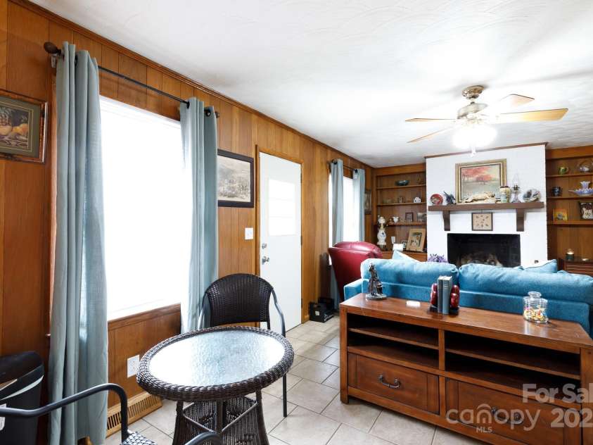 103 Perry Street, Shelby, NC 28150.  MLS# CAR4237483, YatesRealty ID 10327. 