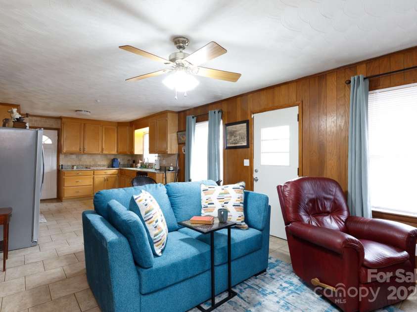 103 Perry Street, Shelby, NC 28150.  MLS# CAR4237483, YatesRealty ID 10327. 