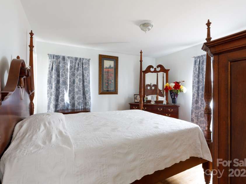 103 Perry Street, Shelby, NC 28150.  MLS# CAR4237483, YatesRealty ID 10327. 