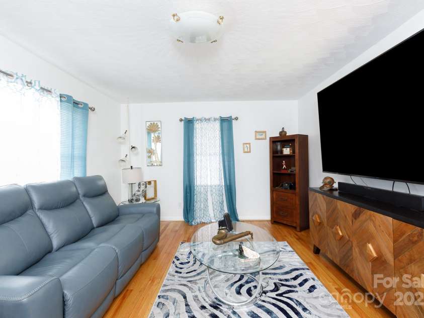 103 Perry Street, Shelby, NC 28150.  MLS# CAR4237483, YatesRealty ID 10327. 