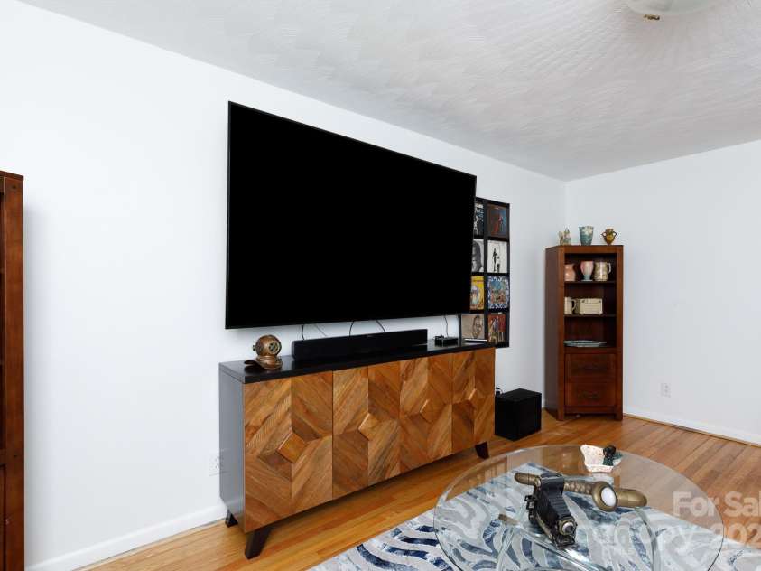 103 Perry Street, Shelby, NC 28150.  MLS# CAR4237483, YatesRealty ID 10327. 