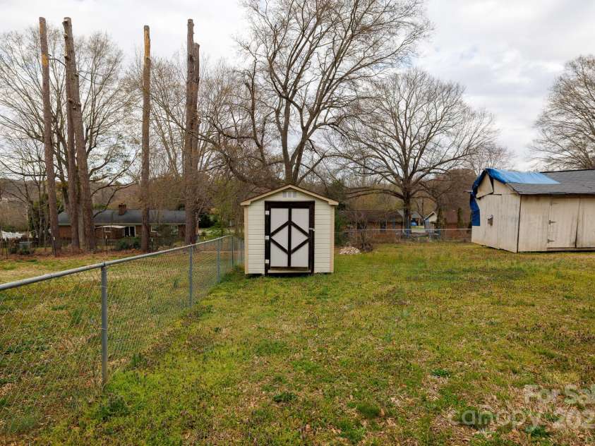 103 Perry Street, Shelby, NC 28150.  MLS# CAR4237483, YatesRealty ID 10327. 