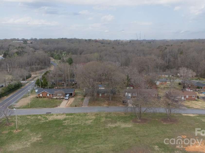 103 Perry Street, Shelby, NC 28150.  MLS# CAR4237483, YatesRealty ID 10327. 