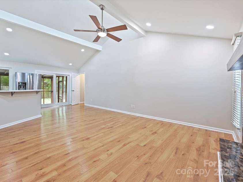 11712 Mirror Lake Drive, Charlotte, NC 28226.  MLS# CAR4250950, YatesRealty ID 10328. 