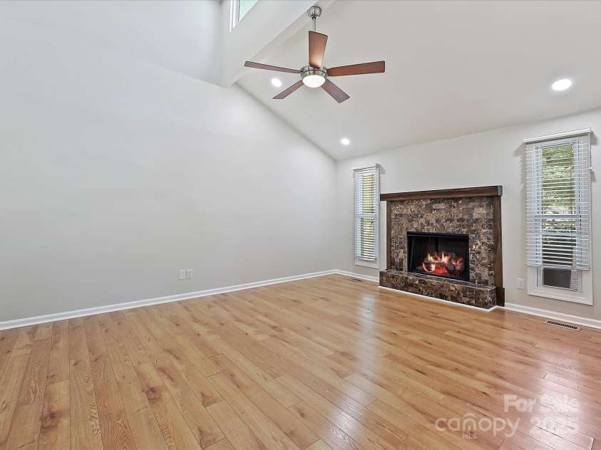 11712 Mirror Lake Drive, Charlotte, NC 28226.  MLS# CAR4250950, YatesRealty ID 10328. 