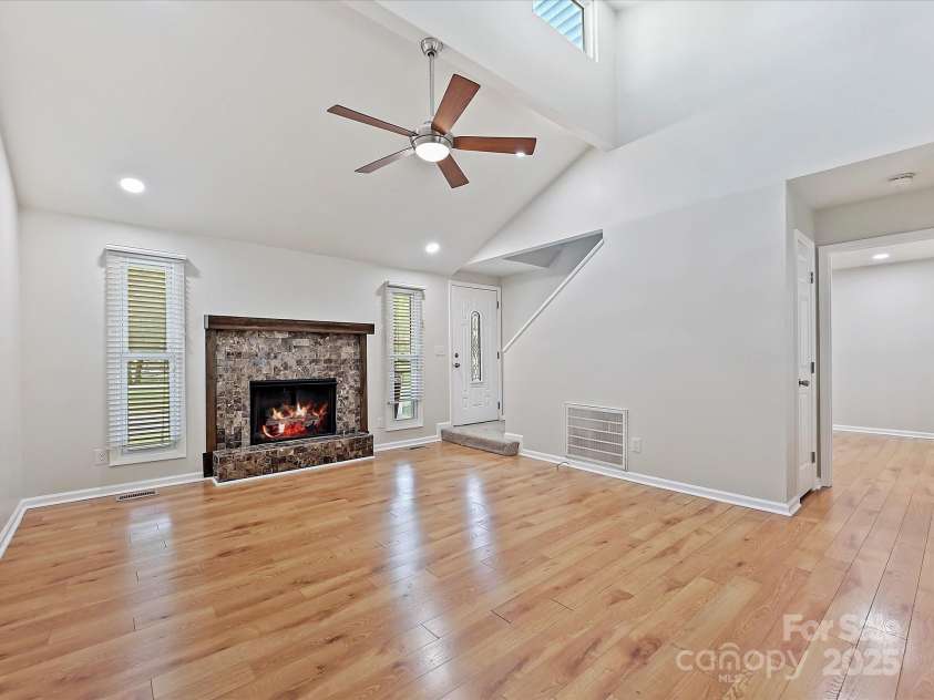 11712 Mirror Lake Drive, Charlotte, NC 28226.  MLS# CAR4250950, YatesRealty ID 10328. 