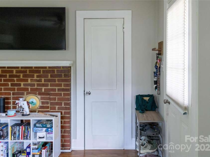 769 Iredell Avenue, Mooresville, NC 28115.  MLS# CAR4253433, YatesRealty ID 10329. Entry - Unit 1