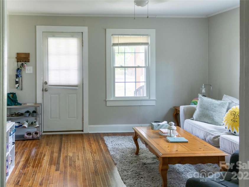 769 Iredell Avenue, Mooresville, NC 28115.  MLS# CAR4253433, YatesRealty ID 10329. Main Living - Unit 1