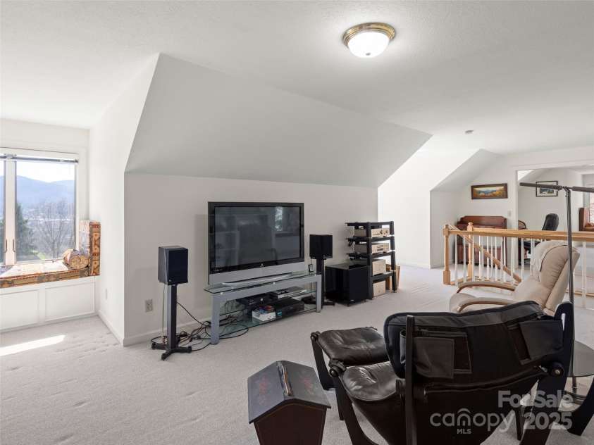700 Laurel Ridge Drive, Waynesville, NC 28786.  MLS# CAR4221044, YatesRealty ID 1033. 