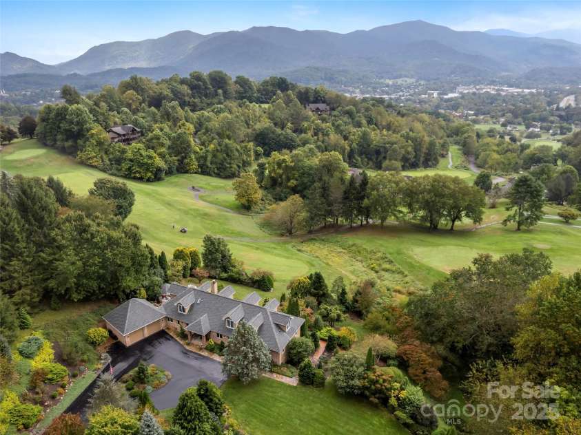 700 Laurel Ridge Drive, Waynesville, NC 28786.  MLS# CAR4221044, YatesRealty ID 1033. 