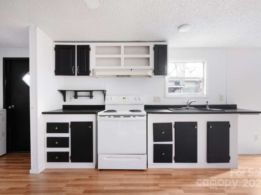 242 Breezy Mountain Lane, Mills River, NC 28759.  MLS# CAR4215866, YatesRealty ID 10330. 