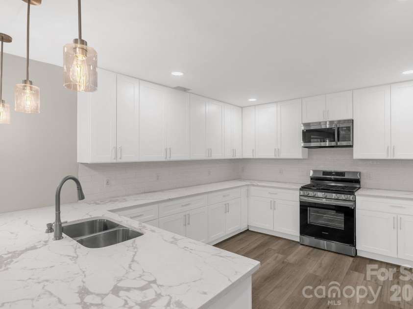 11412 Celandine Court, Charlotte, NC 28213.  MLS# CAR4358182, YatesRealty ID 10331. 